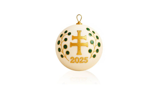 Boule de Noël 2025 Vessière x Émaux de Longwy avec Croix de Lorraine en or 24 carats et motifs verts