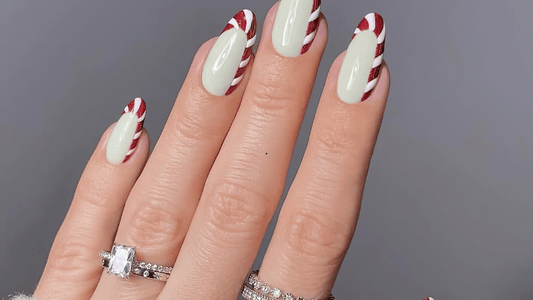 Tuto Nail Art: comment avoir des ongles Cannes de Noël?